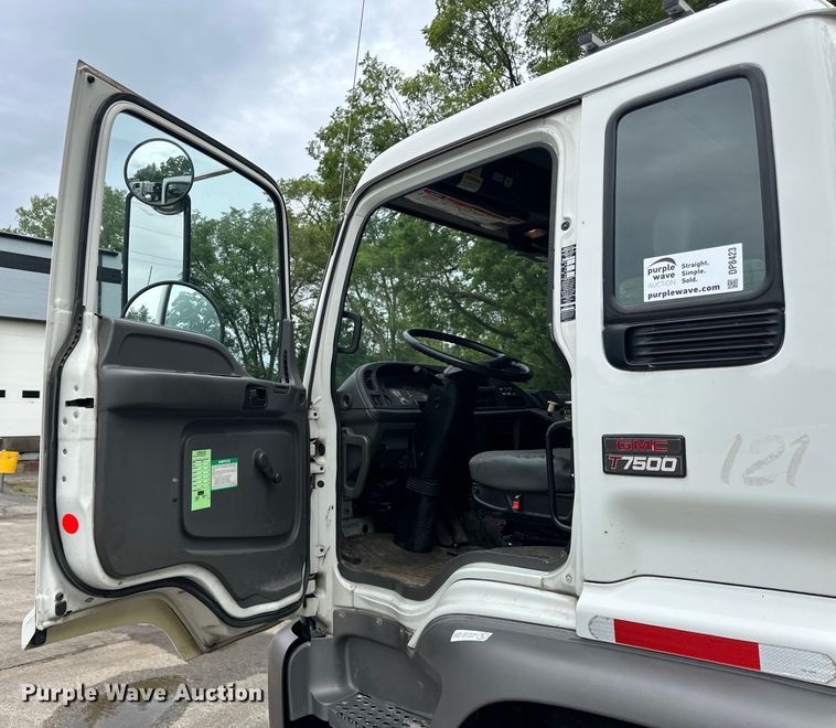 image for item DP8423 2009 GMC T7500 street sweeper truck