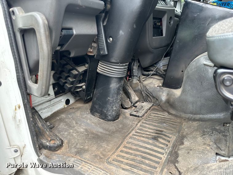 image for item DP8423 2009 GMC T7500 street sweeper truck