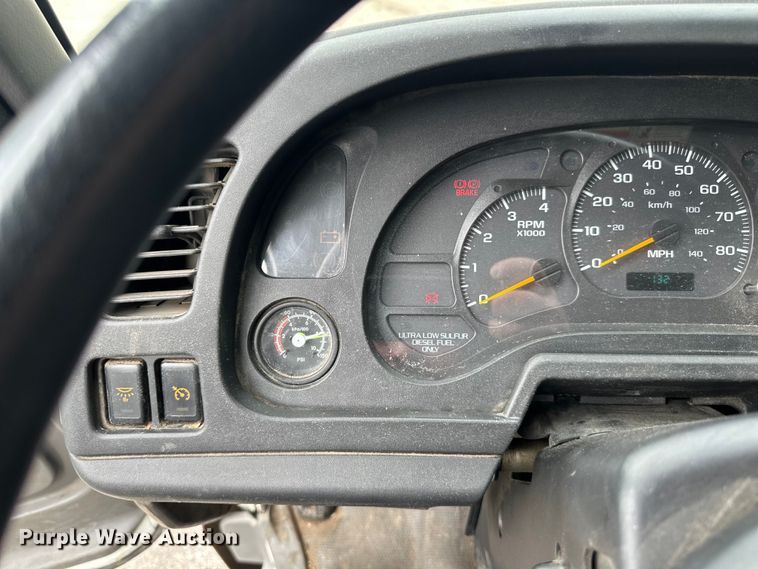 image for item DP8423 2009 GMC T7500 street sweeper truck