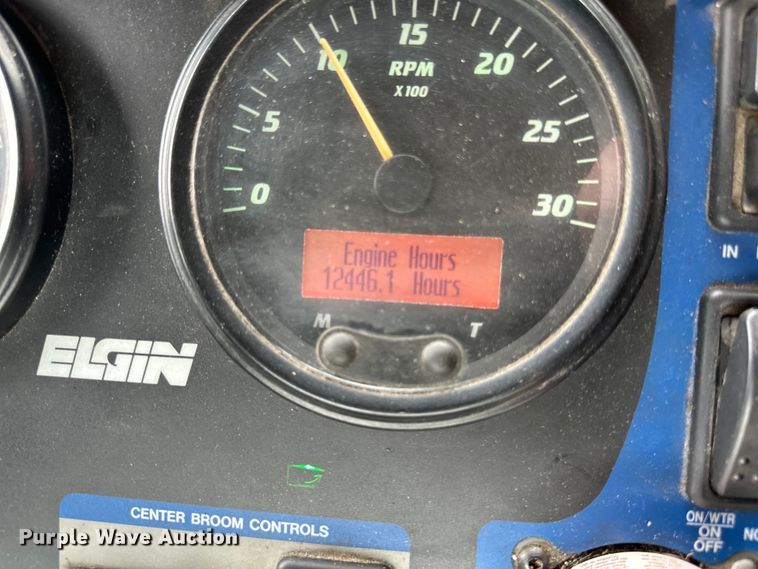 image for item DP8423 2009 GMC T7500 street sweeper truck