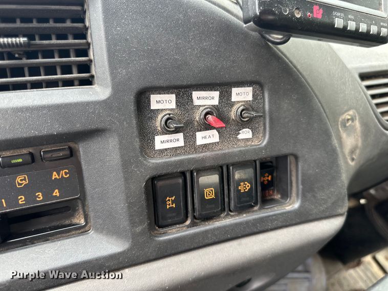 image for item DP8423 2009 GMC T7500 street sweeper truck