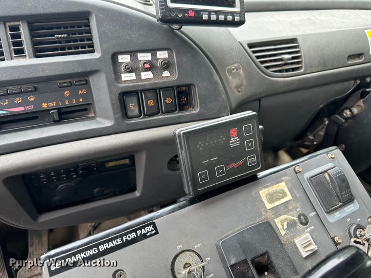 image for item DP8423 2009 GMC T7500 street sweeper truck