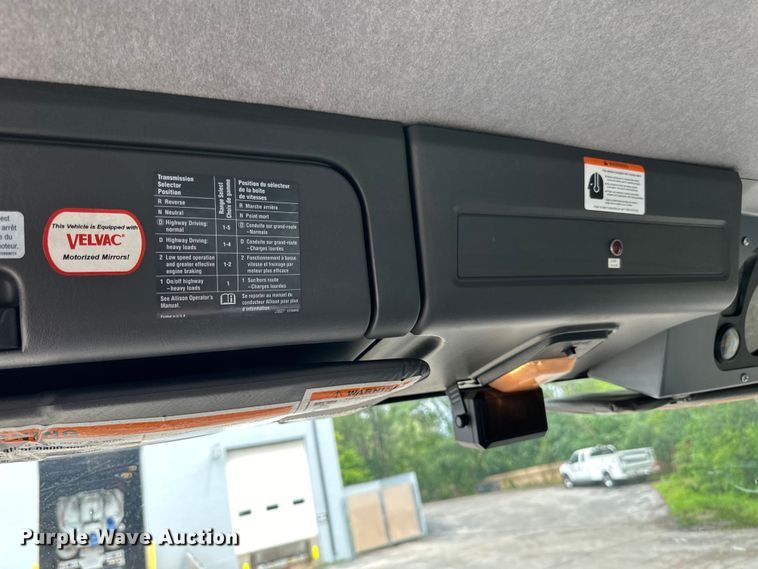 image for item DP8423 2009 GMC T7500 street sweeper truck