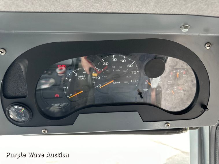 image for item DP8423 2009 GMC T7500 street sweeper truck