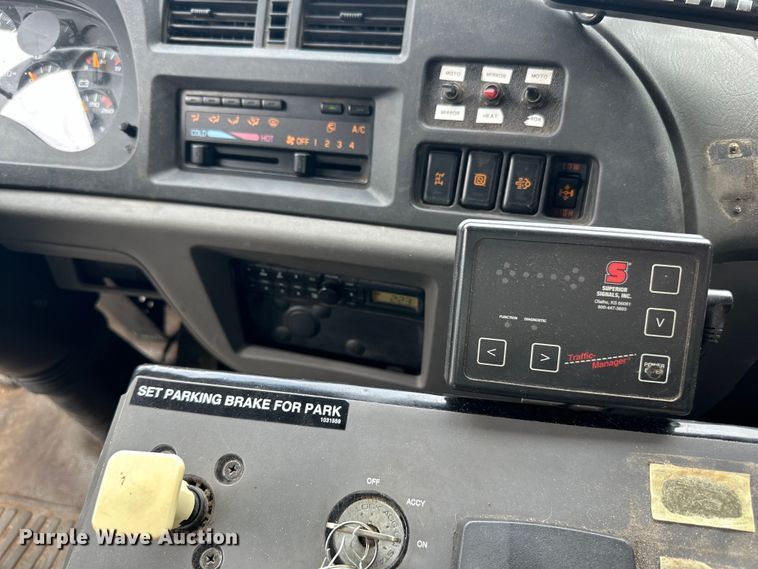 image for item DP8423 2009 GMC T7500 street sweeper truck