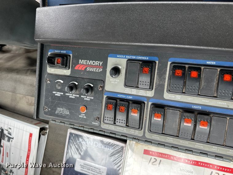 image for item DP8423 2009 GMC T7500 street sweeper truck