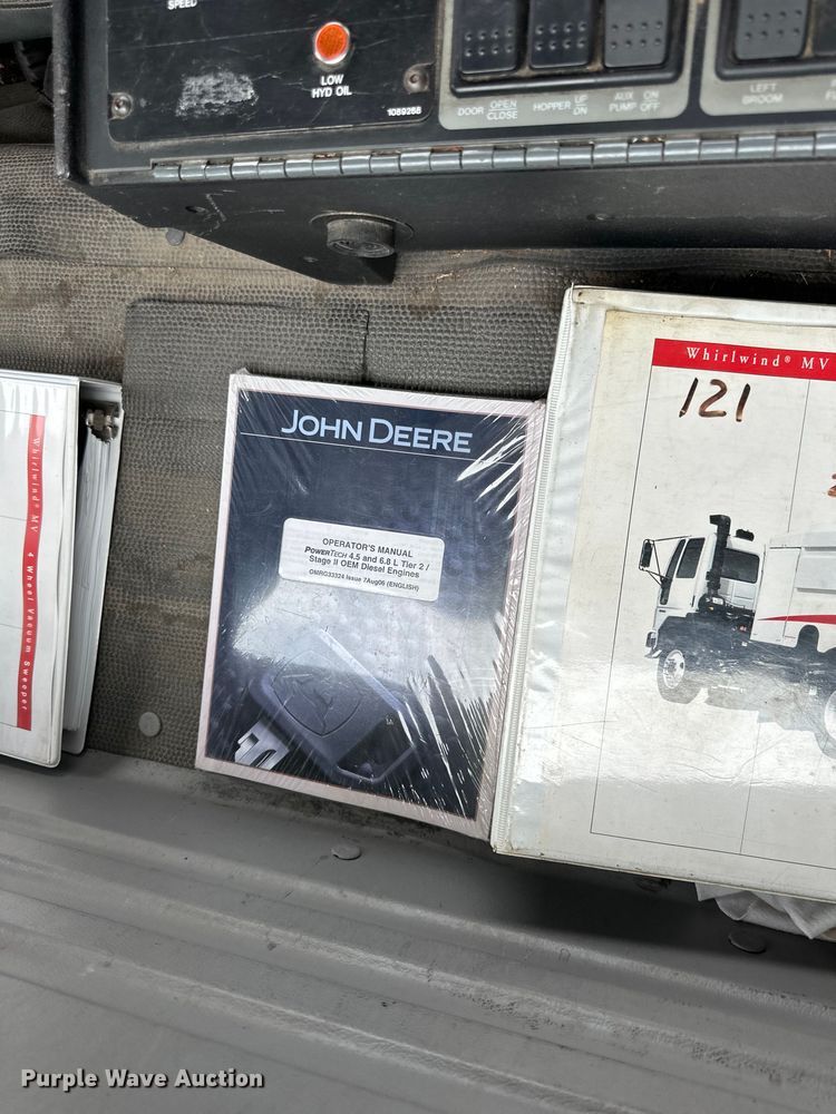 image for item DP8423 2009 GMC T7500 street sweeper truck