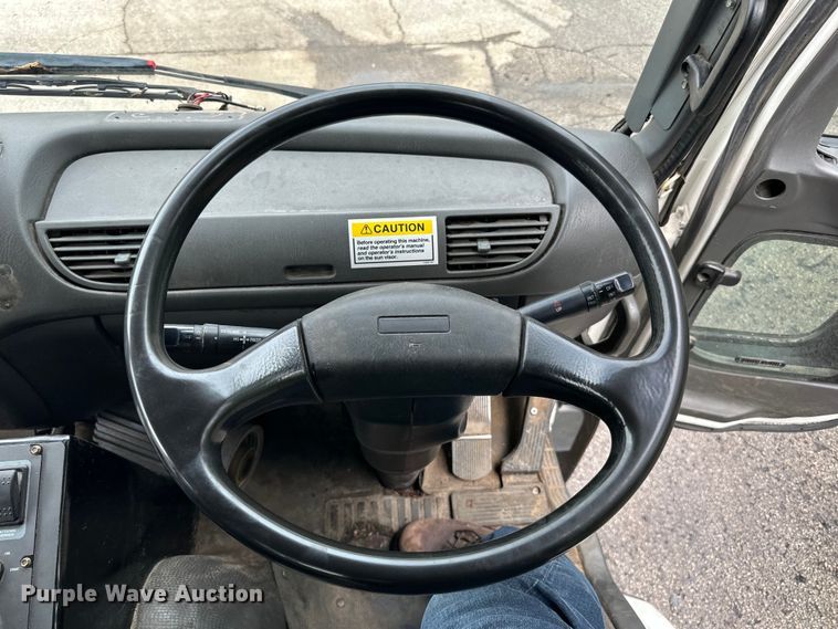 image for item DP8423 2009 GMC T7500 street sweeper truck