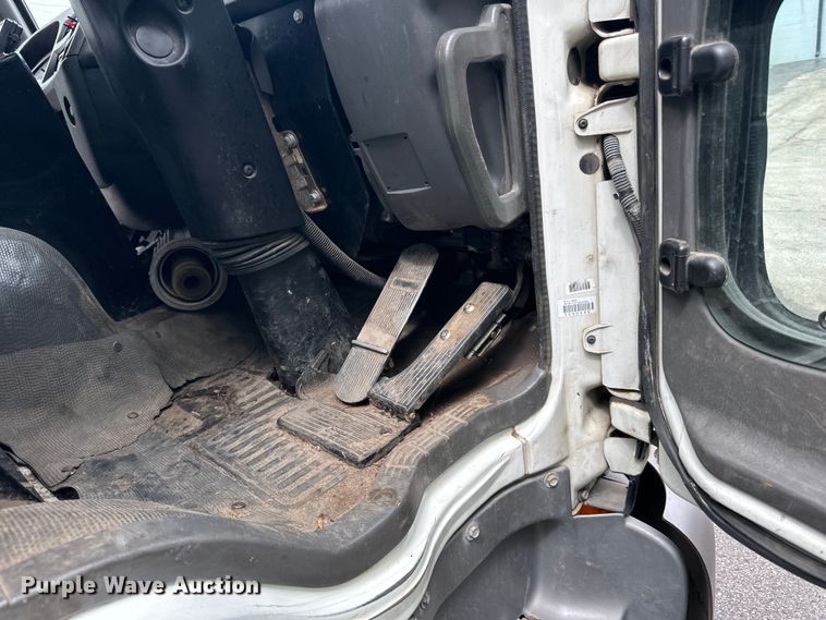 image for item DP8423 2009 GMC T7500 street sweeper truck