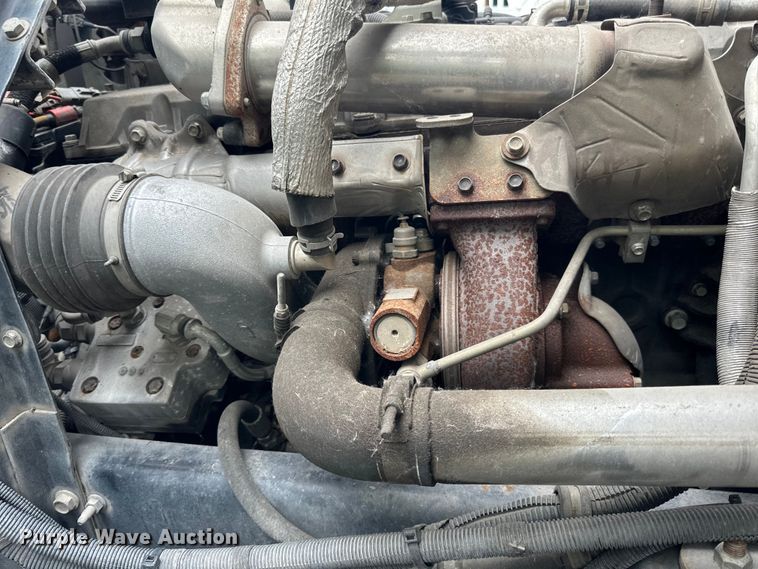 image for item DP8423 2009 GMC T7500 street sweeper truck