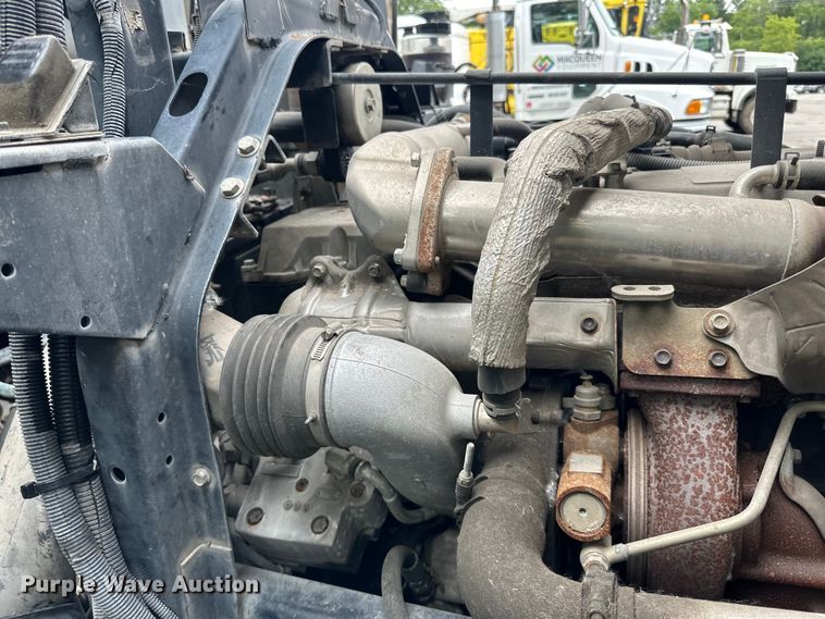 image for item DP8423 2009 GMC T7500 street sweeper truck