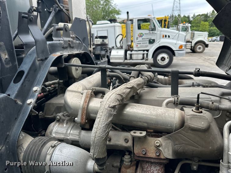 image for item DP8423 2009 GMC T7500 street sweeper truck