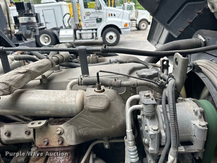 image for item DP8423 2009 GMC T7500 street sweeper truck