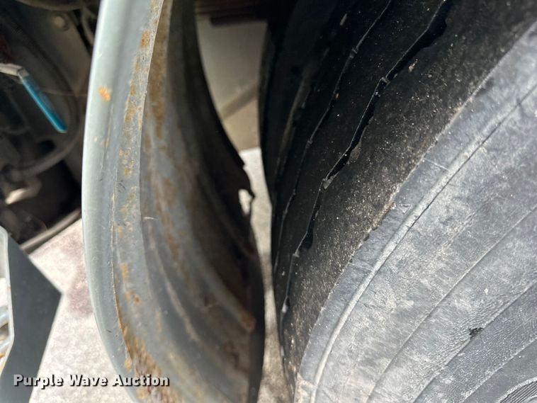 image for item DP8423 2009 GMC T7500 street sweeper truck