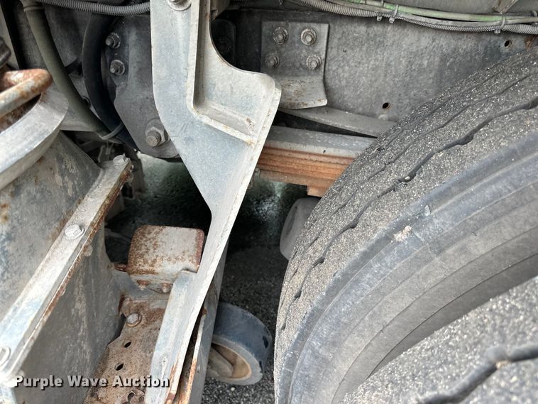 image for item DP8423 2009 GMC T7500 street sweeper truck