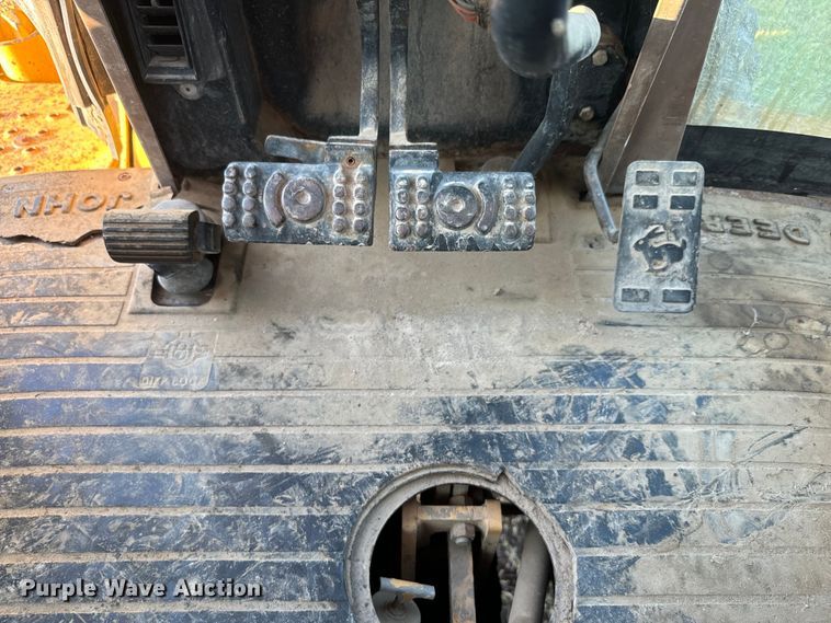 image for item DQ6836 John Deere 310D backhoe