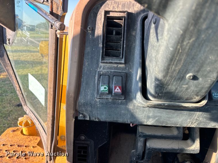 image for item DQ6836 John Deere 310D backhoe