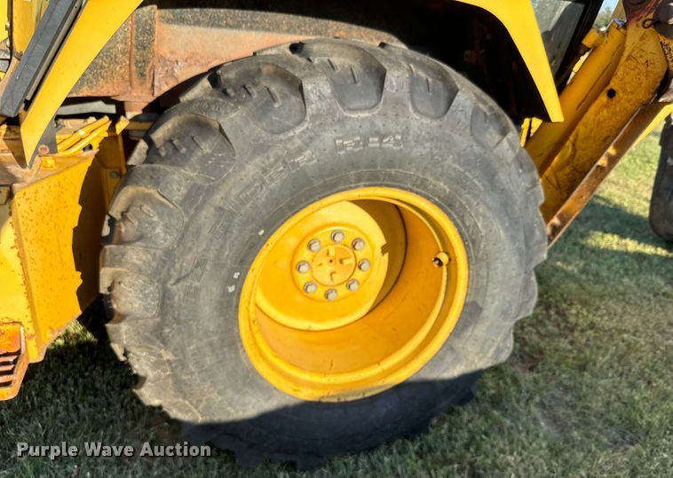 image for item DQ6836 John Deere 310D backhoe