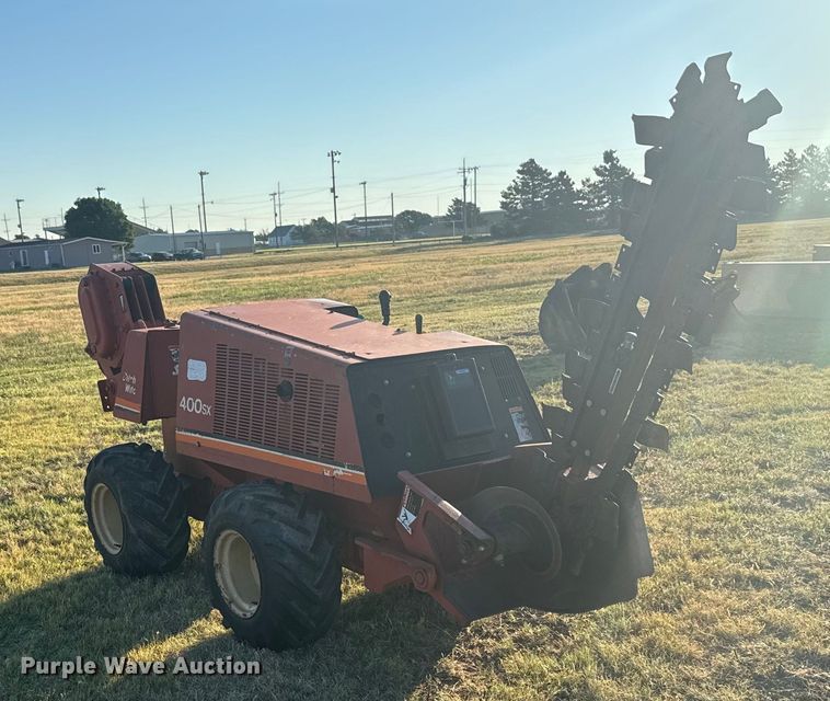 image for item DQ6837 1995 Ditch Witch  400SX trencher