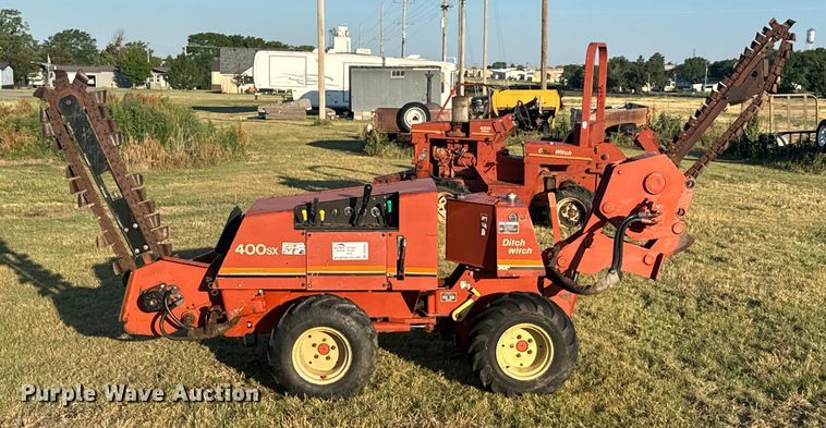 image for item DQ6837 1995 Ditch Witch  400SX trencher