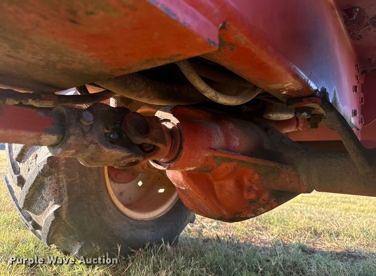 image for item DQ6837 1995 Ditch Witch  400SX trencher