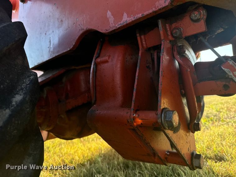 image for item DQ6837 1995 Ditch Witch  400SX trencher