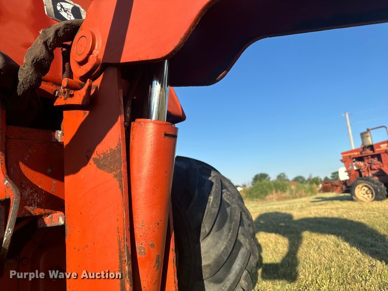 image for item DQ6837 1995 Ditch Witch  400SX trencher