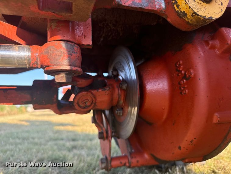 image for item DQ6837 1995 Ditch Witch  400SX trencher
