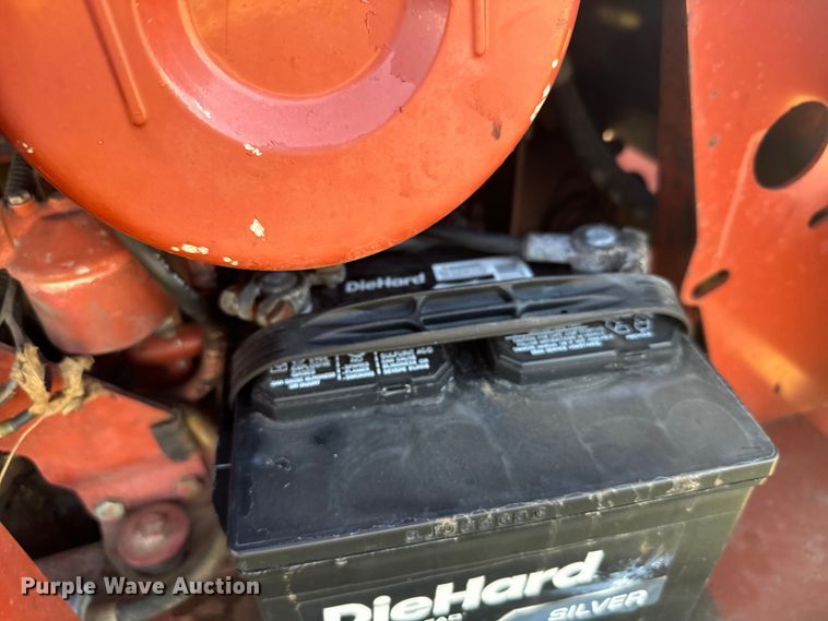 image for item DQ6837 1995 Ditch Witch  400SX trencher