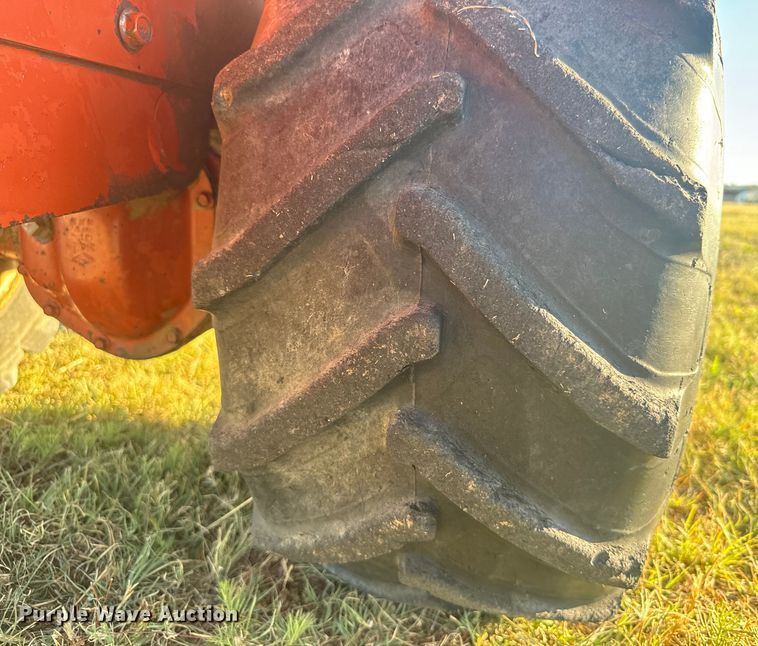 image for item DQ6837 1995 Ditch Witch  400SX trencher