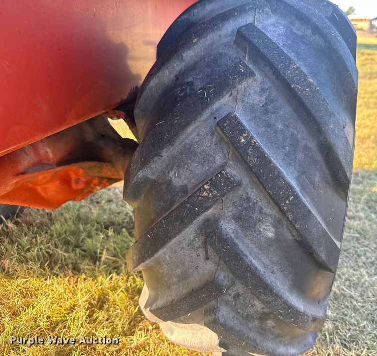 image for item DQ6837 1995 Ditch Witch  400SX trencher