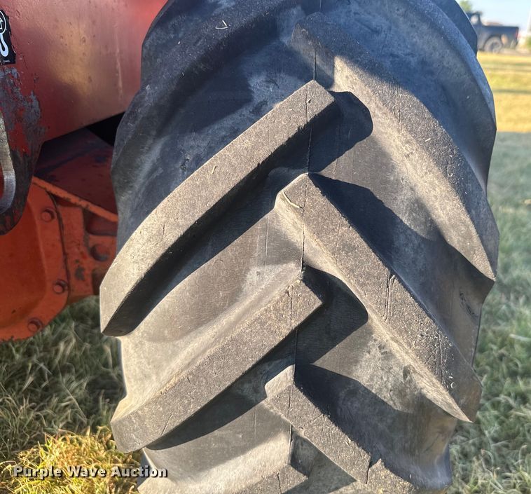 image for item DQ6837 1995 Ditch Witch  400SX trencher