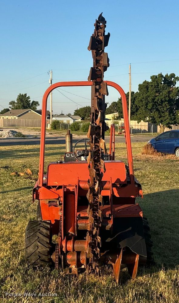 image for item DQ6838 1985 Ditch Witch 4010 trencher