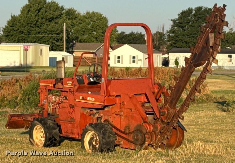image for item DQ6838 1985 Ditch Witch 4010 trencher