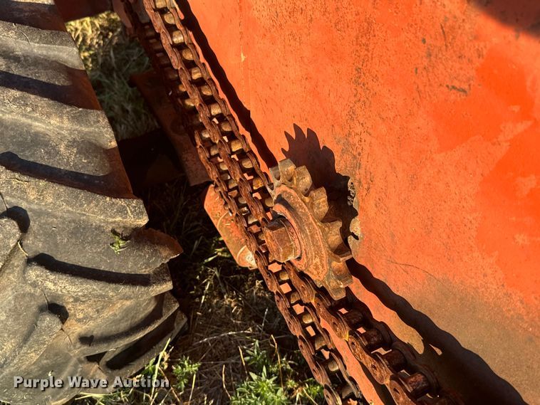 image for item DQ6838 1985 Ditch Witch 4010 trencher