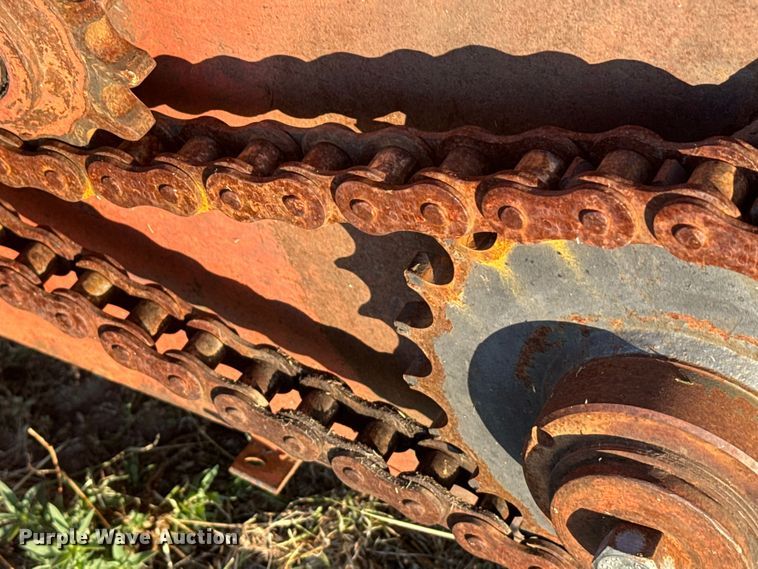 image for item DQ6838 1985 Ditch Witch 4010 trencher