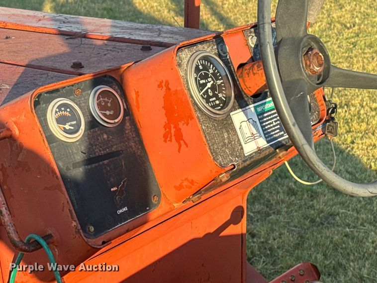 image for item DQ6838 1985 Ditch Witch 4010 trencher
