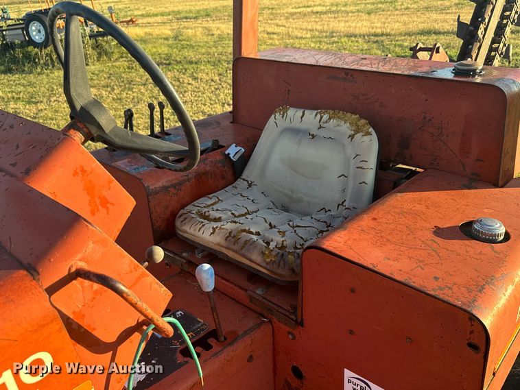 image for item DQ6838 1985 Ditch Witch 4010 trencher