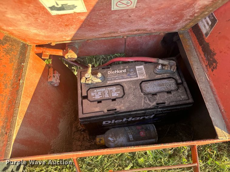 image for item DQ6838 1985 Ditch Witch 4010 trencher