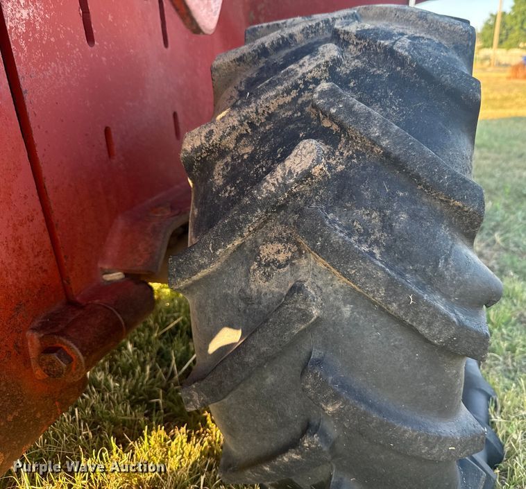 image for item DQ6838 1985 Ditch Witch 4010 trencher