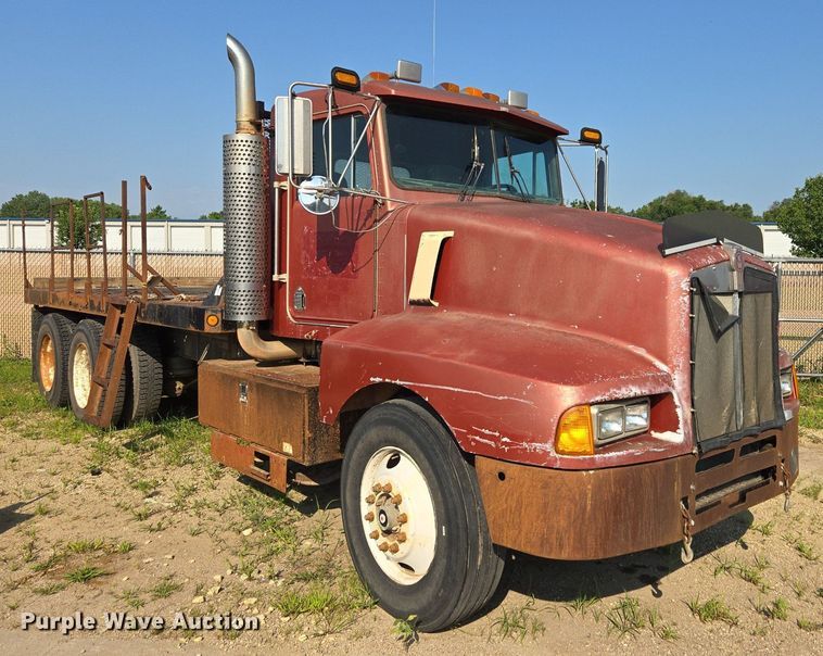image for item DQ6847 1989 Kenworth T660 flatbed truck