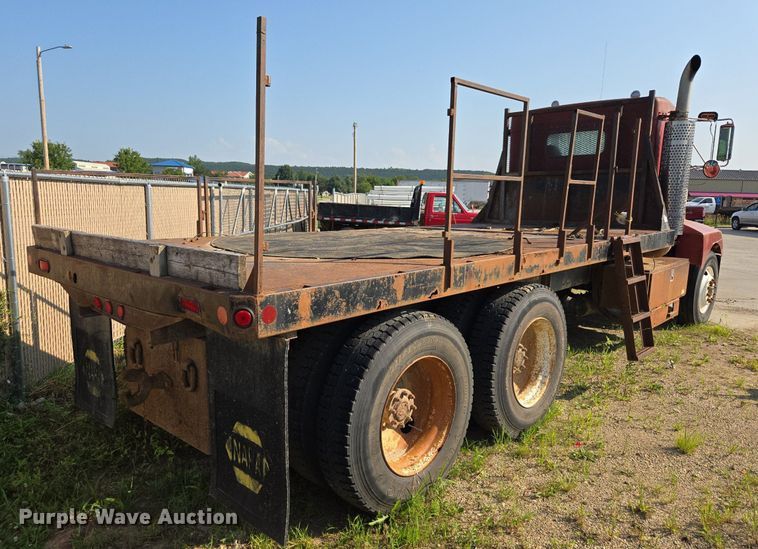 image for item DQ6847 1989 Kenworth T660 flatbed truck