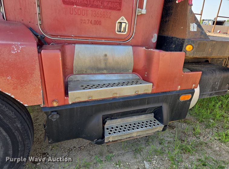 image for item DQ6847 1989 Kenworth T660 flatbed truck