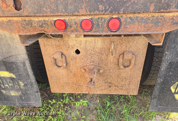 image for item DQ6847 1989 Kenworth T660 flatbed truck