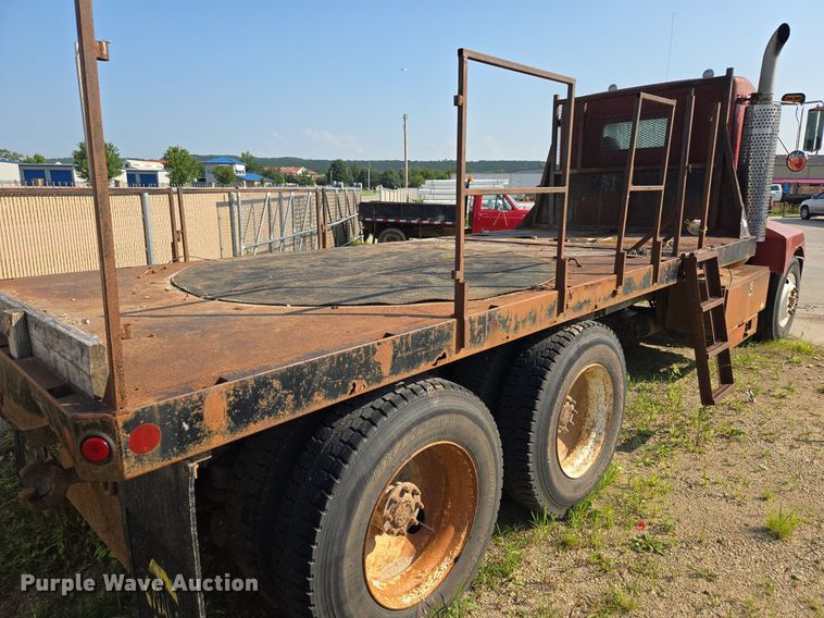 image for item DQ6847 1989 Kenworth T660 flatbed truck