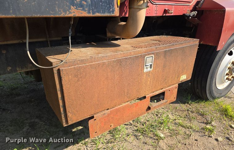 image for item DQ6847 1989 Kenworth T660 flatbed truck