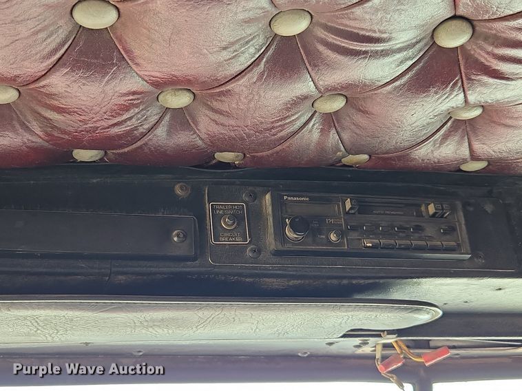 image for item DQ6847 1989 Kenworth T660 flatbed truck