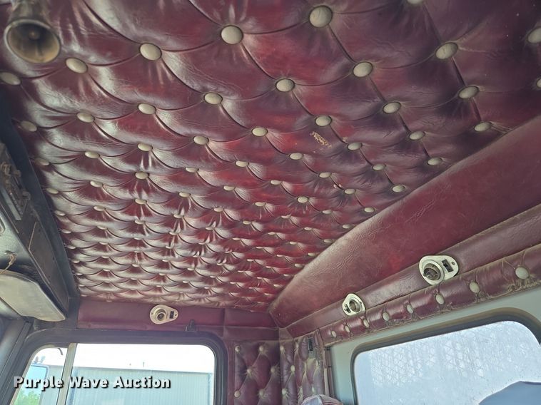 image for item DQ6847 1989 Kenworth T660 flatbed truck