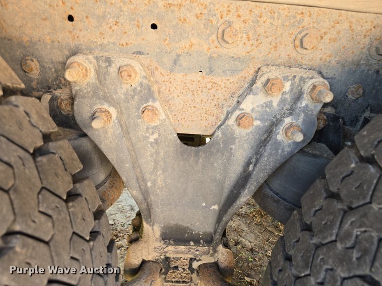 image for item DQ6847 1989 Kenworth T660 flatbed truck