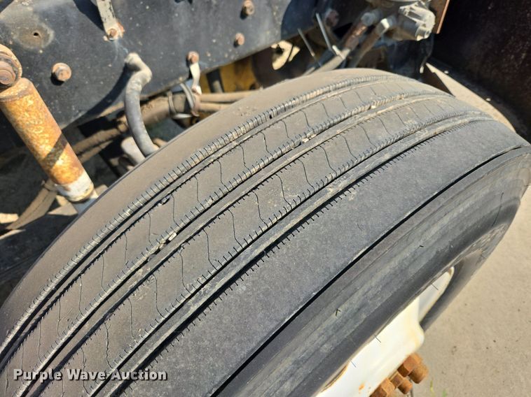 image for item DQ6847 1989 Kenworth T660 flatbed truck